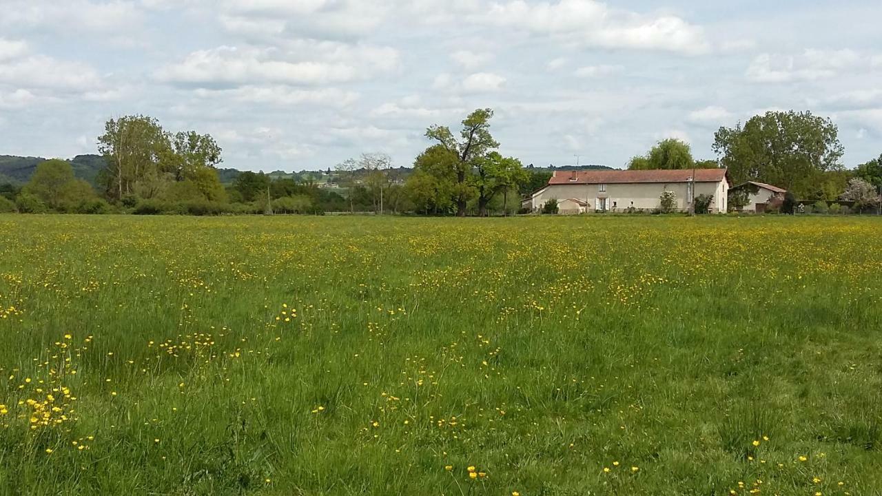 Ferienwohnung La Ferme Du Nizon Valeille Exterior foto